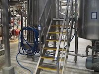 Nn platform with stairs - afbeelding 1 van  4