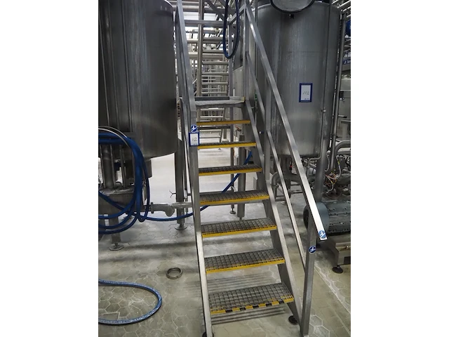 Nn platform with stairs - afbeelding 2 van  4