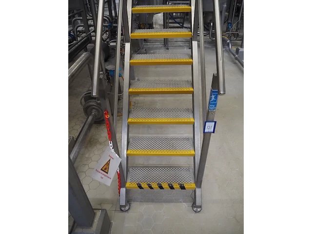 Nn platform with stairs - afbeelding 3 van  7