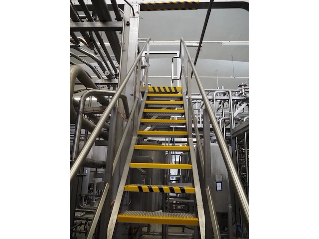 Nn platform with stairs - afbeelding 4 van  7