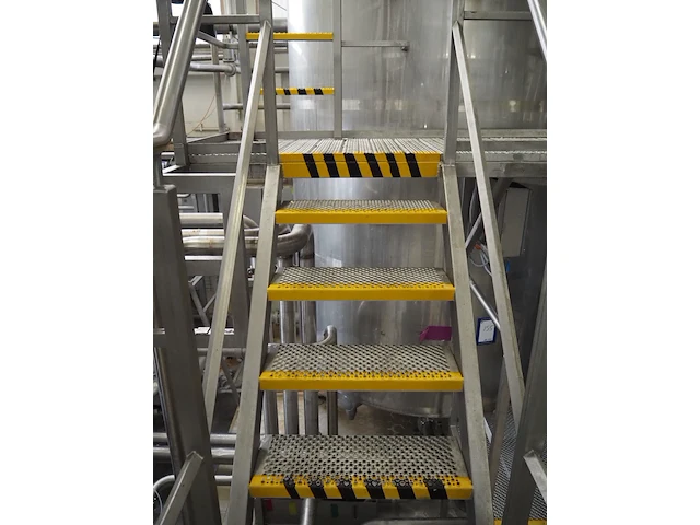 Nn platform with stairs - afbeelding 3 van  9