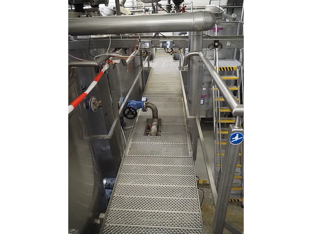 Nn platform with stairs - afbeelding 4 van  9