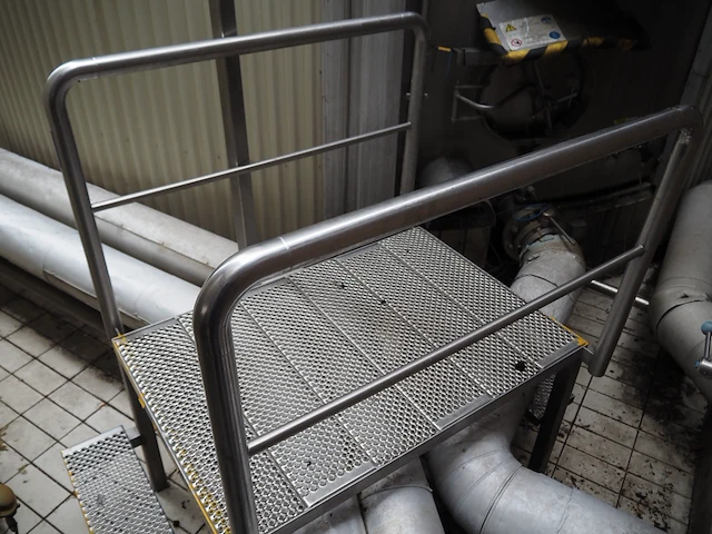 Nn platform with stairs - afbeelding 2 van  4