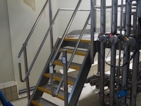 Nn platform with stairs - afbeelding 1 van  4