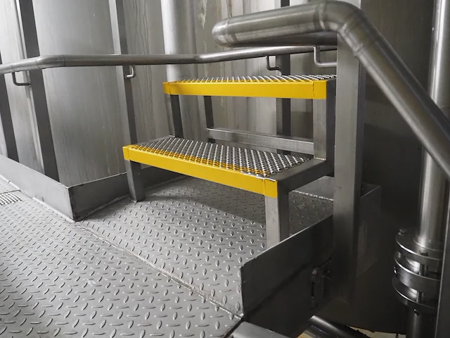 Nn platform with stairs - afbeelding 3 van  4