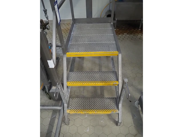 Nn platform with stairs - afbeelding 3 van  3