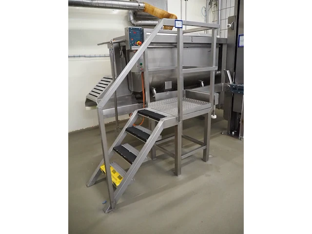 Nn platform with stairs - afbeelding 1 van  5