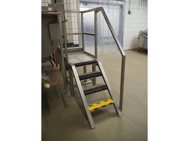 Nn platform with stairs - afbeelding 3 van  5