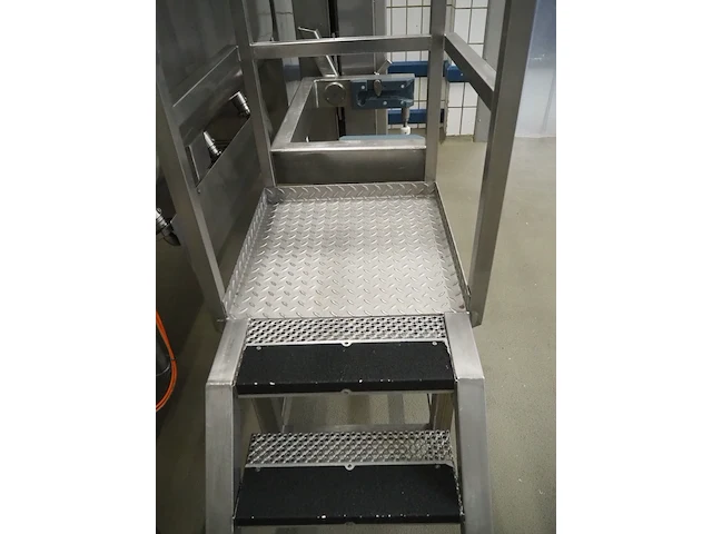 Nn platform with stairs - afbeelding 5 van  5