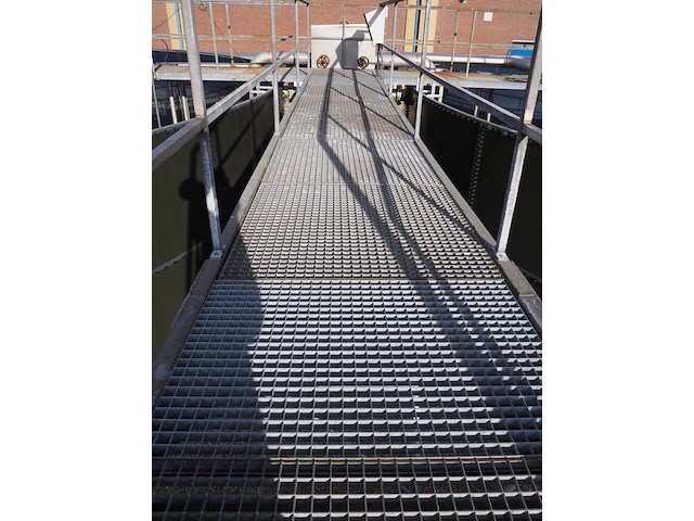 Nn platform with stairs - afbeelding 13 van  16