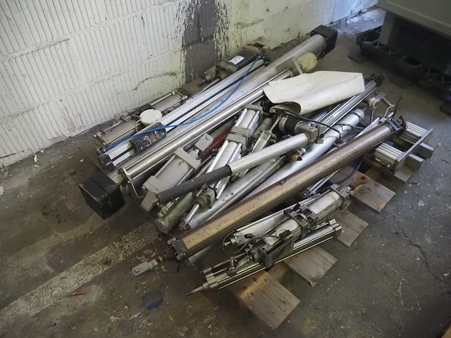 Nn pneumatic parts - afbeelding 1 van  8