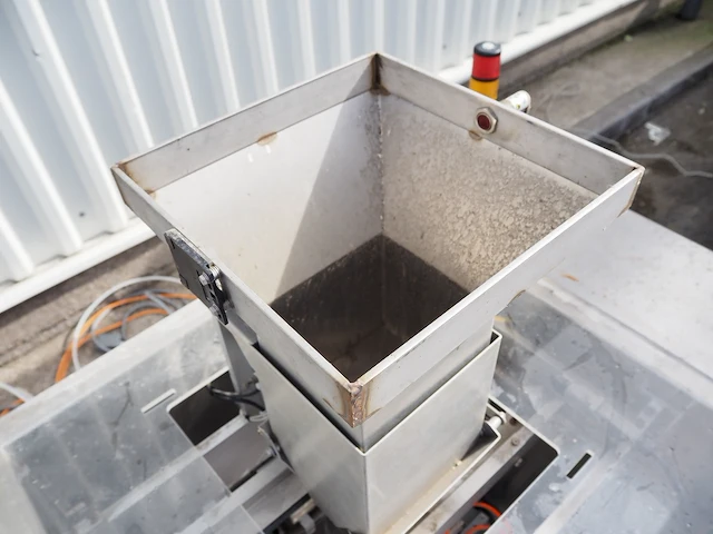 Nn pouch filling machine - afbeelding 12 van  15