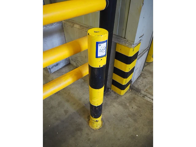 Nn protection poles - afbeelding 1 van  4
