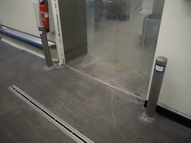 Nn protection poles - afbeelding 1 van  3