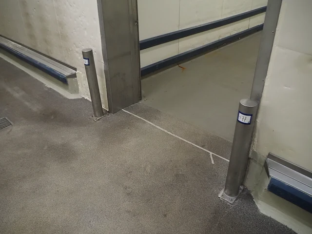 Nn protection poles - afbeelding 1 van  3