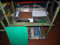 Nn rack with machine parts - afbeelding 6 van  7