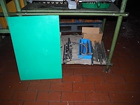 Nn rack with machine parts - afbeelding 7 van  7