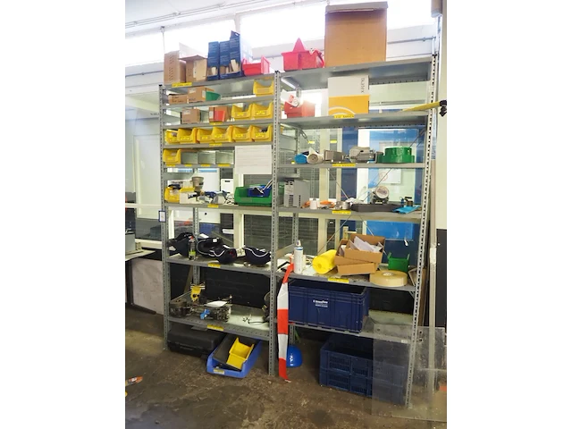 Nn rack with parts - afbeelding 1 van  15