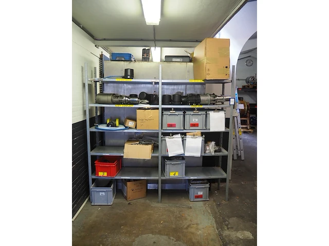 Nn rack with valve parts - afbeelding 1 van  19