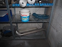 Nn racks with machine parts - afbeelding 4 van  10