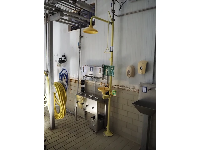 Nn safety shower - afbeelding 1 van  4
