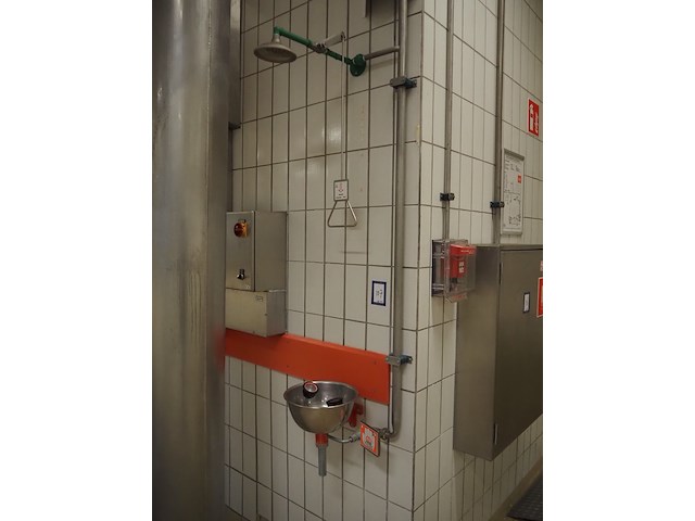 Nn safety shower - afbeelding 1 van  5