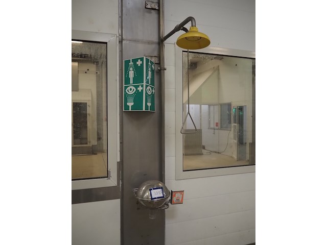 Nn safety shower - afbeelding 1 van  5