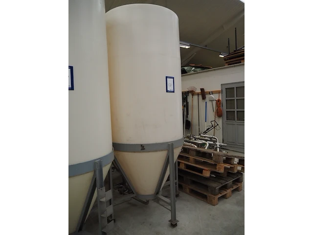 Nn silos - afbeelding 1 van  5