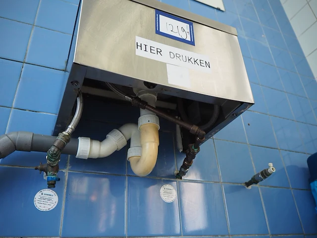 Nn sink with faucet - afbeelding 3 van  3