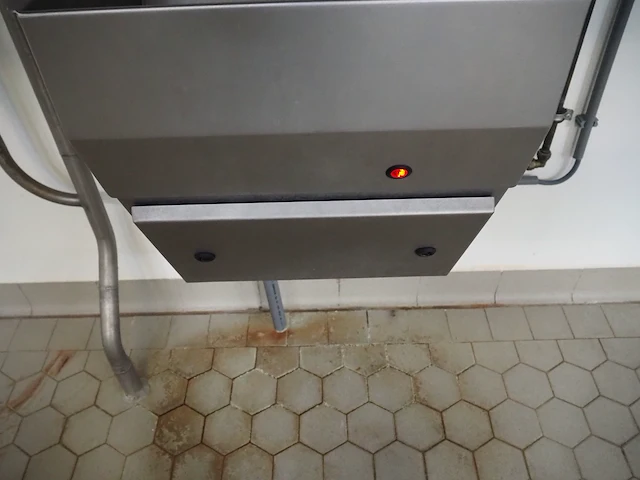 Nn sink with faucet - afbeelding 6 van  8