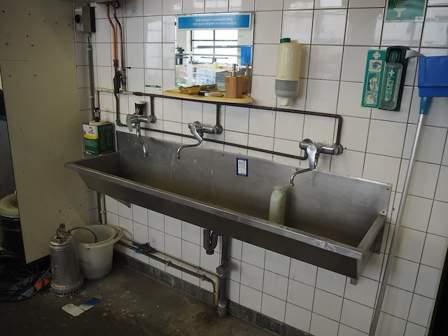 Nn sink with faucet - afbeelding 1 van  3
