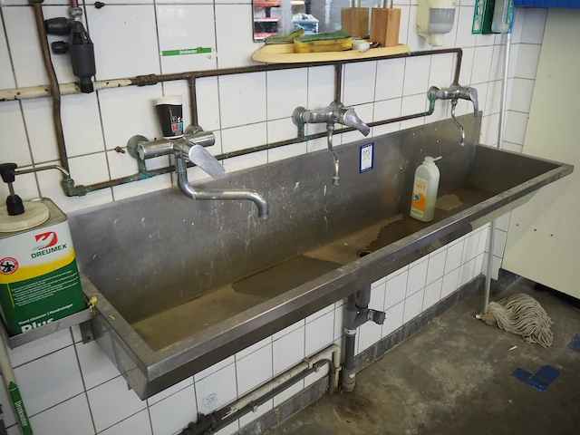 Nn sink with faucet - afbeelding 3 van  3