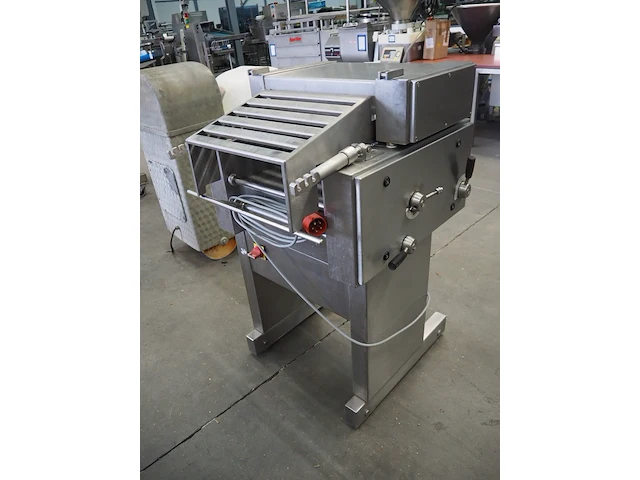Nn skinning and derinding machine - afbeelding 7 van  10