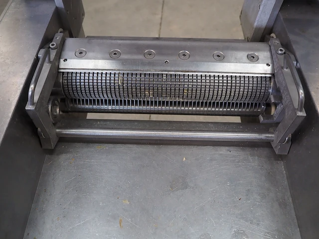 Nn skinning and derinding machine - afbeelding 9 van  10