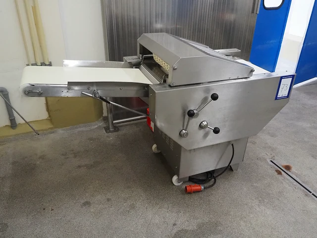 Nn skinning and derinding machine - afbeelding 2 van  8