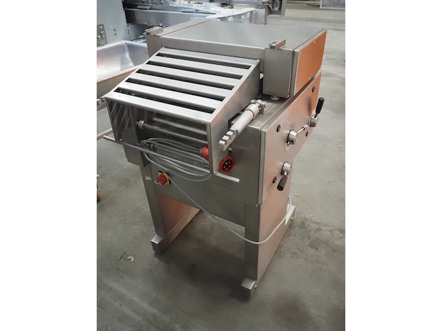 Nn skinning and derinding machine - afbeelding 5 van  11