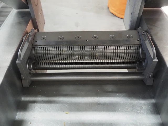 Nn skinning and derinding machine - afbeelding 10 van  11