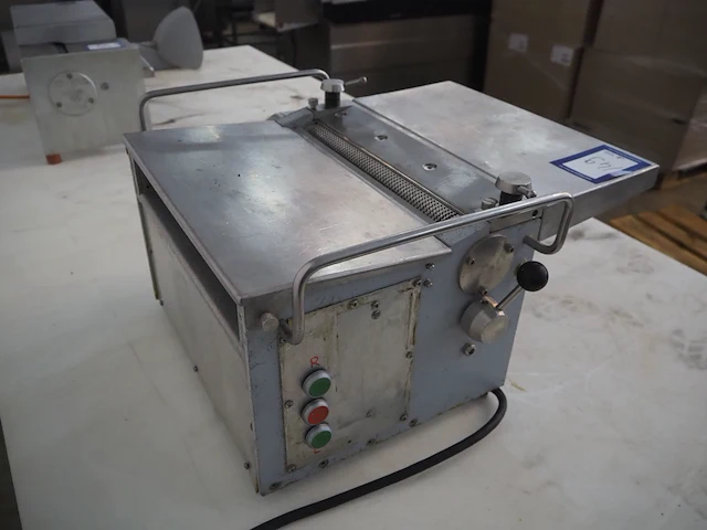 Nn skinning machine - afbeelding 3 van  7