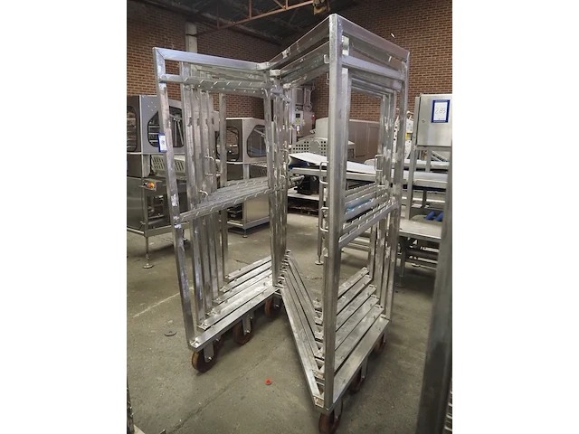 Nn smoke trolleys - afbeelding 1 van  6