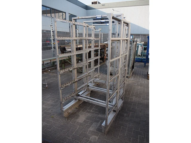 Nn smoke trolleys - afbeelding 1 van  6