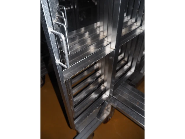 Nn smoke trolleys - afbeelding 3 van  3