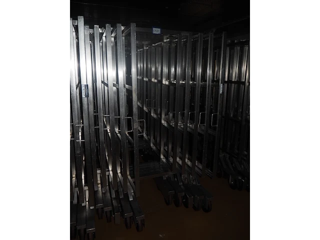 Nn smoke trolleys - afbeelding 1 van  3