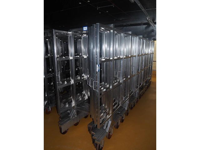 Nn smoke trolleys - afbeelding 2 van  3