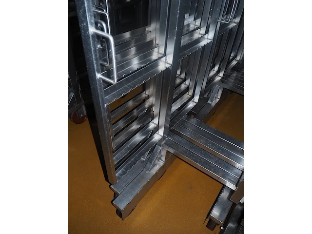 Nn smoke trolleys - afbeelding 3 van  3