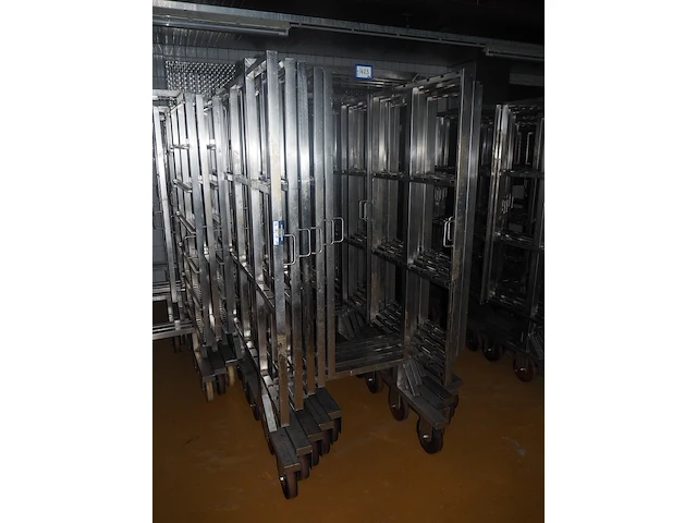 Nn smoke trolleys - afbeelding 1 van  3