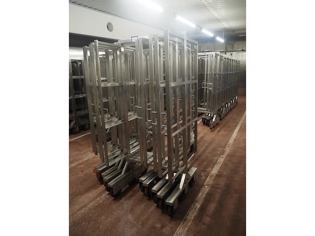 Nn smoke trolleys - afbeelding 1 van  5