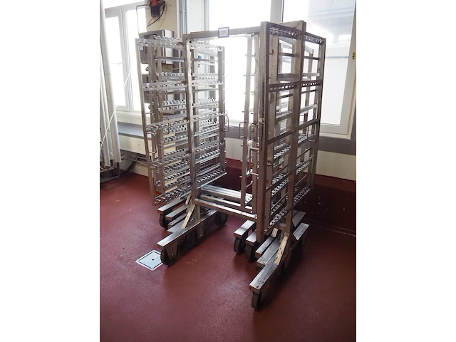 Nn smoke trolleys - afbeelding 1 van  5