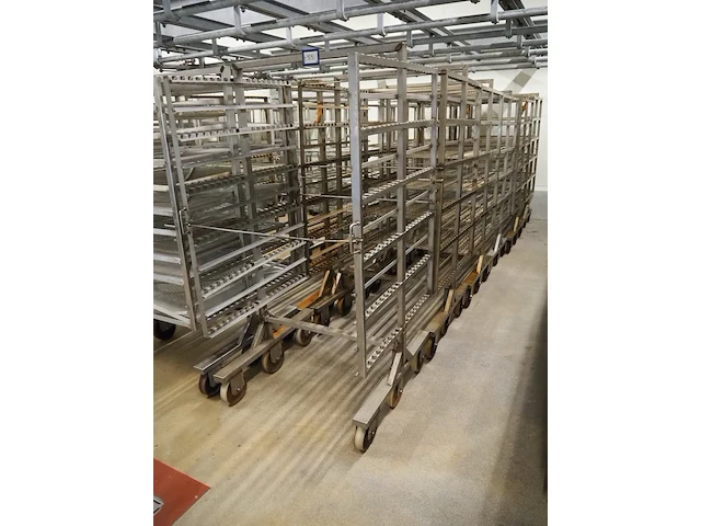 Nn smoke trolleys - afbeelding 1 van  5
