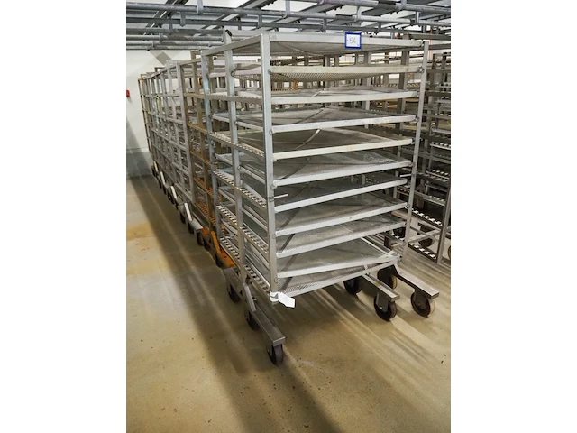 Nn smoke trolleys - afbeelding 1 van  4