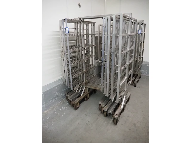 Nn smoke trolleys - afbeelding 1 van  5